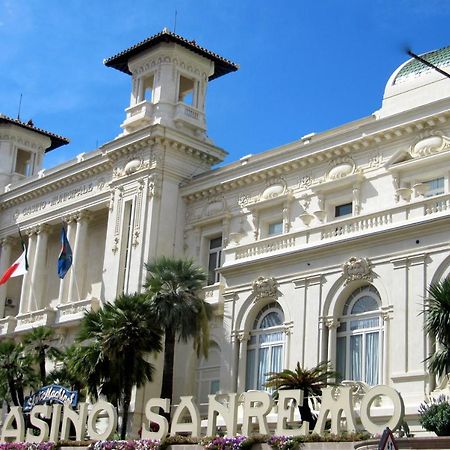 In Centro Citta, Nei Vicoli Del Borgo Apartment Sanremo Luaran gambar