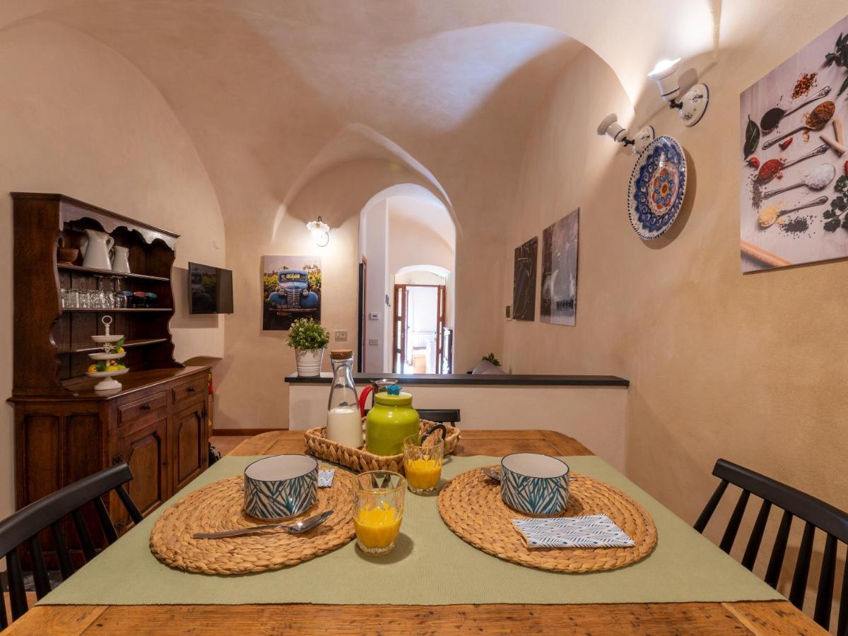 In Centro Citta, Nei Vicoli Del Borgo Apartment Sanremo Luaran gambar