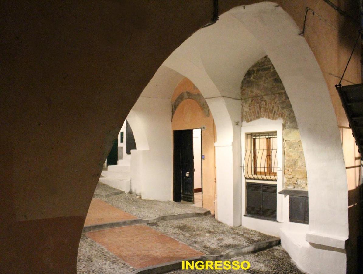 In Centro Citta, Nei Vicoli Del Borgo Apartment Sanremo Luaran gambar