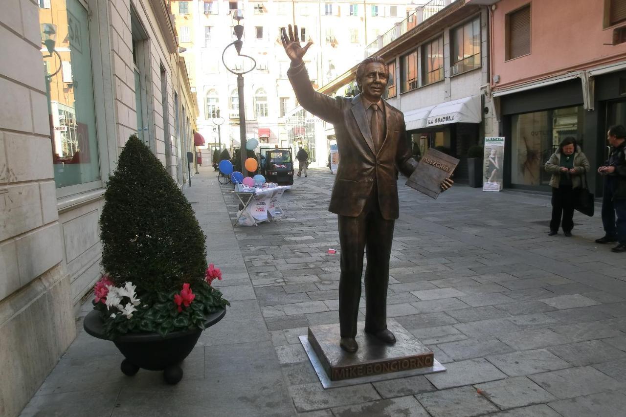 In Centro Citta, Nei Vicoli Del Borgo Apartment Sanremo Luaran gambar