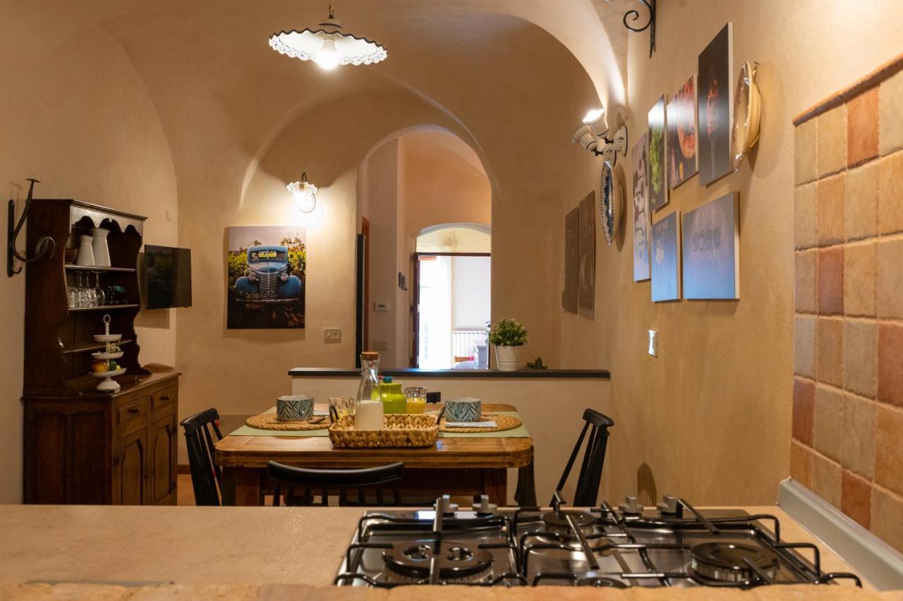 In Centro Citta, Nei Vicoli Del Borgo Apartment Sanremo Luaran gambar